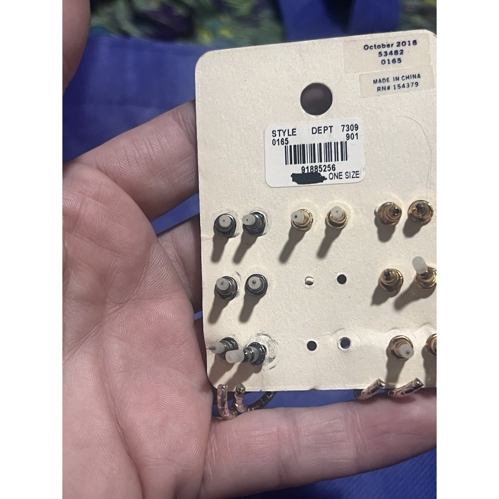 Aeropostal Stud Earrings Lot Of 7 New On Card Silver & Copper Tone Heart Studs - Picture 7 of 8